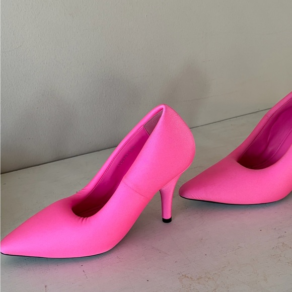 Balenciaga pink puffy knife heels - Picture 9 of 13
